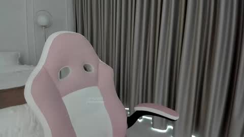 Snapshot of jessikapalmer chatting on 09-18-25, 02:08    online show from 09-18-25, 02:08