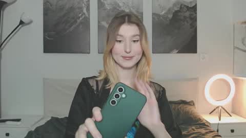 Snapshot of jessstonem chatting on 10-22-25, 09:03 jessstonem online show from 10-22-25, 09:03