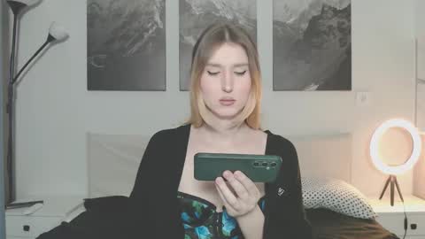 Snapshot of jessstonem chatting on 10-28-25, 08:11 jessstonem online show from 10-28-25, 08:11