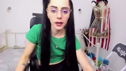 Snapshot of jessystarrr chatting on 01-15-25, 10:02 Jessy online show from 01-15-25, 10:02