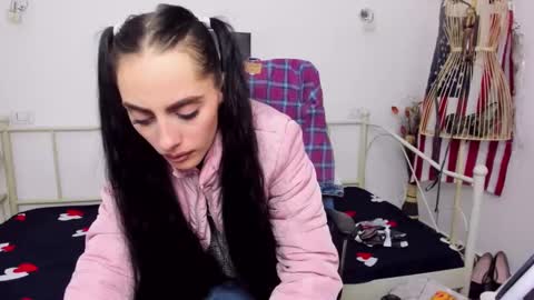 Snapshot of jessystarrr chatting on 02-18-25, 10:36 Jessy online show from 02-18-25, 10:36