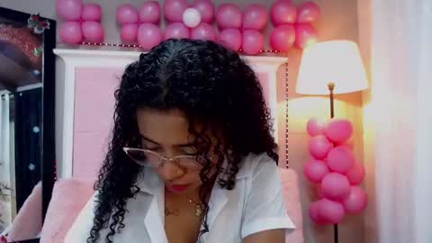 Snapshot of jessyzoe chatting on 02-04-25, 11:27 Jessy online show from 02-04-25, 11:27