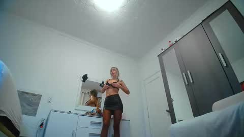 Snapshot of jesyruby21 chatting on 12-02-25, 09:14 jesy online show from 12-02-25, 09:14