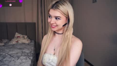 Snapshot of jettahartill chatting on 11-26-25, 07:37 Daryl online show from 11-26-25, 07:37