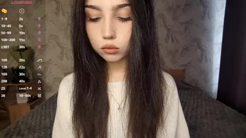 I am Gina ntmu Lets hit 10 Thumbs Up together online show from 04-04-26, 09:29