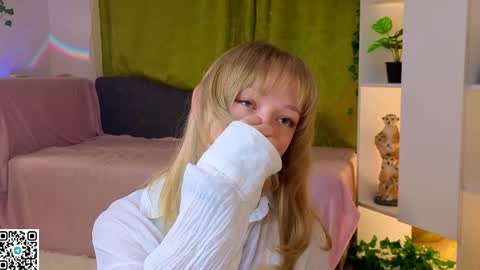 Gwen online show from 04-17-26, 08:23