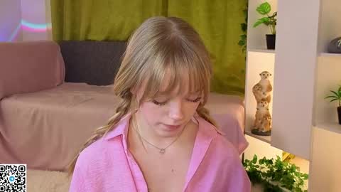 Gwen online show from 04-19-26, 10:01