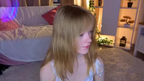 Snapshot of jewellhogan chatting on 06-05-26, 08:14 Gwen online show from 06-05-26, 08:14