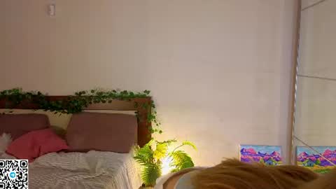 Snapshot of jewellhogan chatting on 06-11-26, 12:43 Gwen online show from 06-11-26, 12:43
