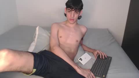 Snapshot of jey_foxx chatting on 01-23-25, 07:40 jey_foxx online show from 01-23-25, 07:40