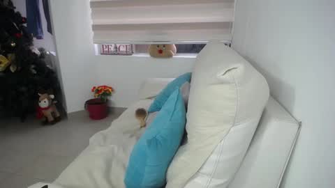 Camila online show from 12-22-25, 11:40