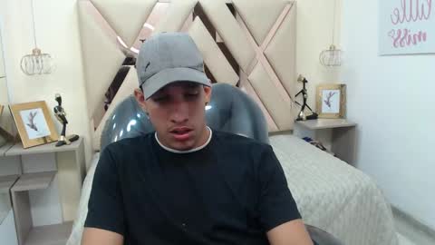 Snapshot of jheidertwink chatting on 12-10-24, 04:24 Jheider R. online show from 12-10-24, 04:24