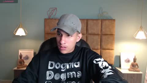 Snapshot of jheidertwink chatting on 12-23-24, 03:40 Jheider R. online show from 12-23-24, 03:40