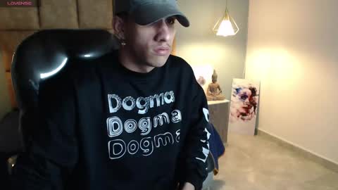 Snapshot of jheidertwink chatting on 12-23-24, 06:44 Jheider R. online show from 12-23-24, 06:44