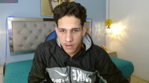 Snapshot of jheidertwink chatting on 01-28-25, 03:57 Jheider R. online show from 01-28-25, 03:57