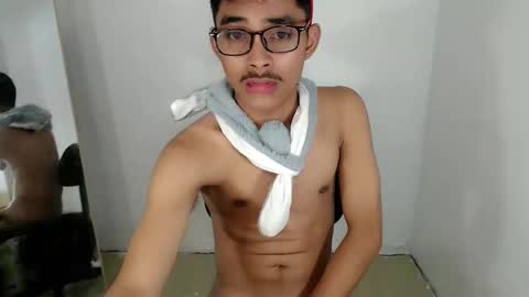 Snapshot of jhnxxnaughty_ chatting on 12-18-25, 04:02 Johnny online show from 12-18-25, 04:02