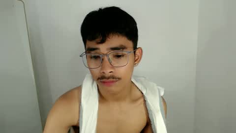 Snapshot of jhnxxnaughty_ chatting on 01-11-26, 02:16 Johnny online show from 01-11-26, 02:16
