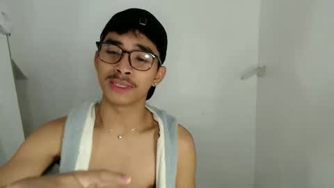 Snapshot of jhnxxnaughty_ chatting on 02-11-26, 05:45 Johnny online show from 02-11-26, 05:45
