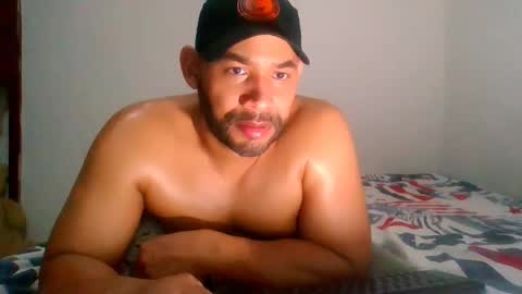 Snapshot of jho173027 chatting on 11-03-25, 03:30 En moreno online show from 11-03-25, 03:30