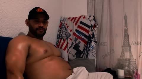 Snapshot of jho173027 chatting on 11-03-25, 03:35 En moreno online show from 11-03-25, 03:35