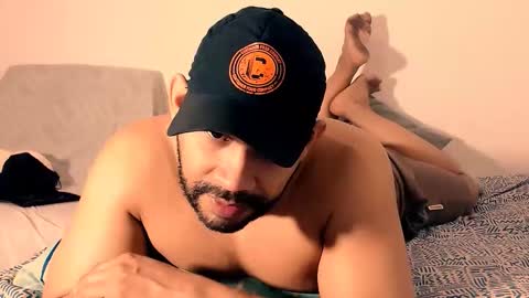 Snapshot of jho173027 chatting on 11-12-25, 12:05 En moreno online show from 11-12-25, 12:05