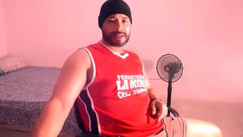 Snapshot of jho173027 chatting on 11-17-25, 12:49 En moreno online show from 11-17-25, 12:49