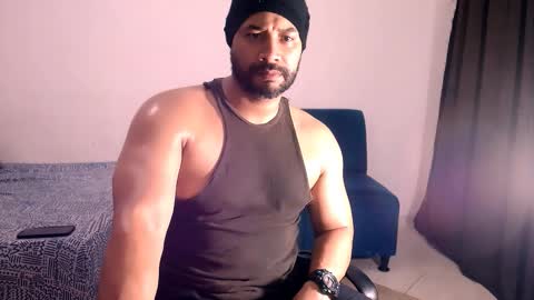 Snapshot of jho173027 chatting on 11-17-25, 03:51 En moreno online show from 11-17-25, 03:51