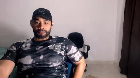 Snapshot of jho173027 chatting on 11-22-25, 05:12 En moreno online show from 11-22-25, 05:12