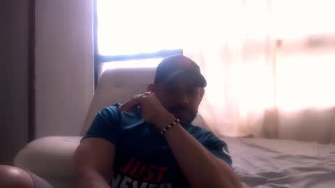 Snapshot of jho173027 chatting on 11-23-25, 03:12 En moreno online show from 11-23-25, 03:12