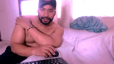 Snapshot of jho173027 chatting on 11-27-25, 12:18 En moreno online show from 11-27-25, 12:18