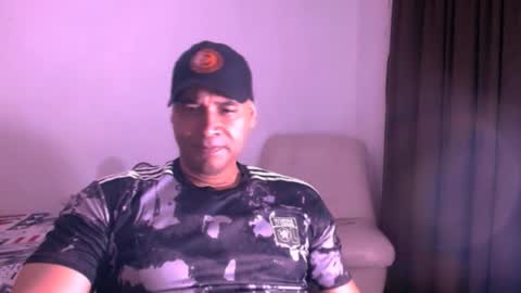 Snapshot of jho173027 chatting on 11-28-25, 09:28 En moreno online show from 11-28-25, 09:28