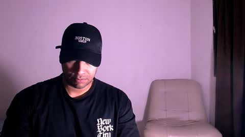 Snapshot of jho173027 chatting on 12-03-25, 12:03 En moreno online show from 12-03-25, 12:03