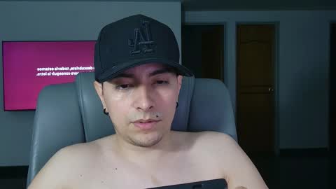 Jhoan Saenz online show from 11-14-25, 04:22