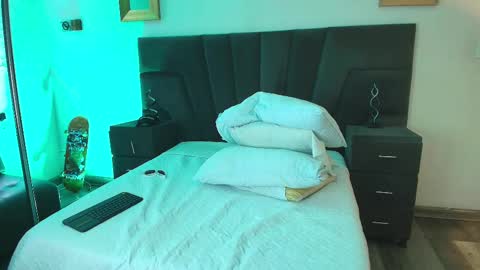 jhoanleandro online show from 02-08-25, 04:36