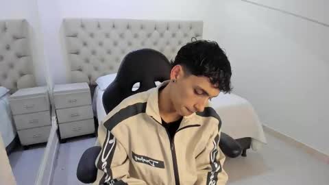 jhoanleandro online show from 01-07-26, 04:59