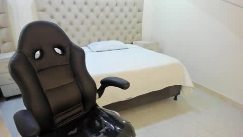 jhoanleandro online show from 01-08-26, 04:04