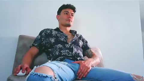 Snapshot of jhohannes_maximo chatting on 07-06-26, 01:30 jhohanes maximo online show from 07-06-26, 01:30