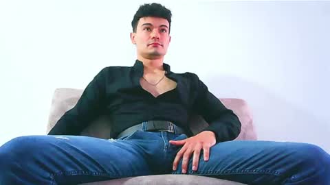 Snapshot of jhohannes_maximo chatting on 07-12-26, 01:02 jhohanes maximo online show from 07-12-26, 01:02
