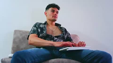 Snapshot of jhohannes_maximo chatting on 07-23-26, 03:10 jhohanes maximo online show from 07-23-26, 03:10