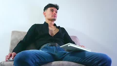 Snapshot of jhohannes_maximo chatting on 07-25-26, 12:25 jhohanes maximo online show from 07-25-26, 12:25