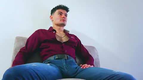 Snapshot of jhohannes_maximo chatting on 07-28-26, 02:13 jhohanes maximo online show from 07-28-26, 02:13
