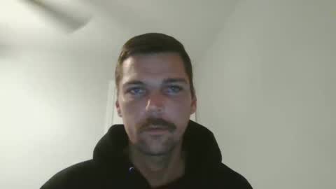 Snapshot of jholls chatting on 02-08-25, 12:38 jholls online show from 02-08-25, 12:38