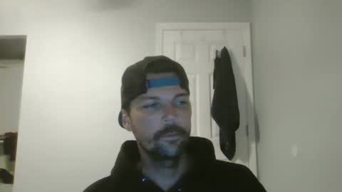 Snapshot of jholls chatting on 12-16-25, 04:17 jholls online show from 12-16-25, 04:17