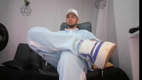 Snapshot of jhon_malo chatting on 02-04-25, 03:22 jhon_malo online show from 02-04-25, 03:22