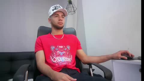 Snapshot of jhon_malo chatting on 03-11-25, 03:37 jhon_malo online show from 03-11-25, 03:37