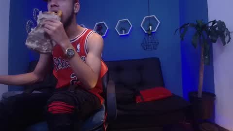 Snapshot of jhon_malo chatting on 09-27-25, 04:17 jhon_malo online show from 09-27-25, 04:17