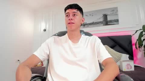 Snapshot of jhon_snow__ chatting on 11-21-25, 01:43 Jhon online show from 11-21-25, 01:43