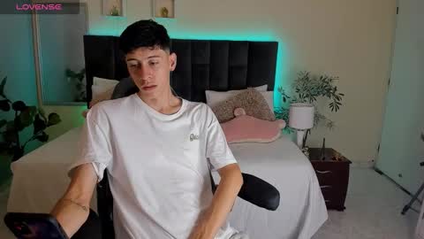 Snapshot of jhon_snow__ chatting on 11-24-25, 12:27 Jhon online show from 11-24-25, 12:27