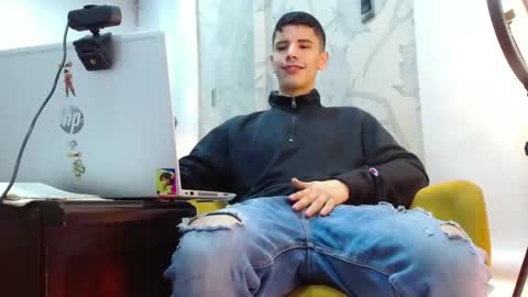 jhon online show from 10-25-25, 01:07