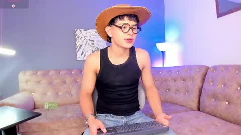 JHONNATHAN online show from 07-23-26, 08:07